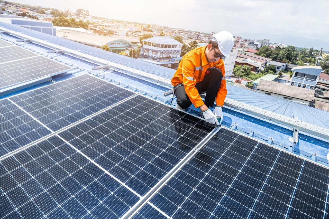 Câte panouri de 450 W sunt necesare pentru un sistem de 5 kW