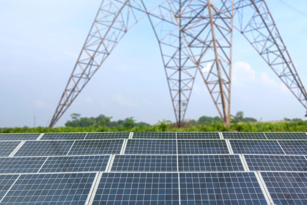 Cât produc panourile fotovoltaice într-o zi înnorată
