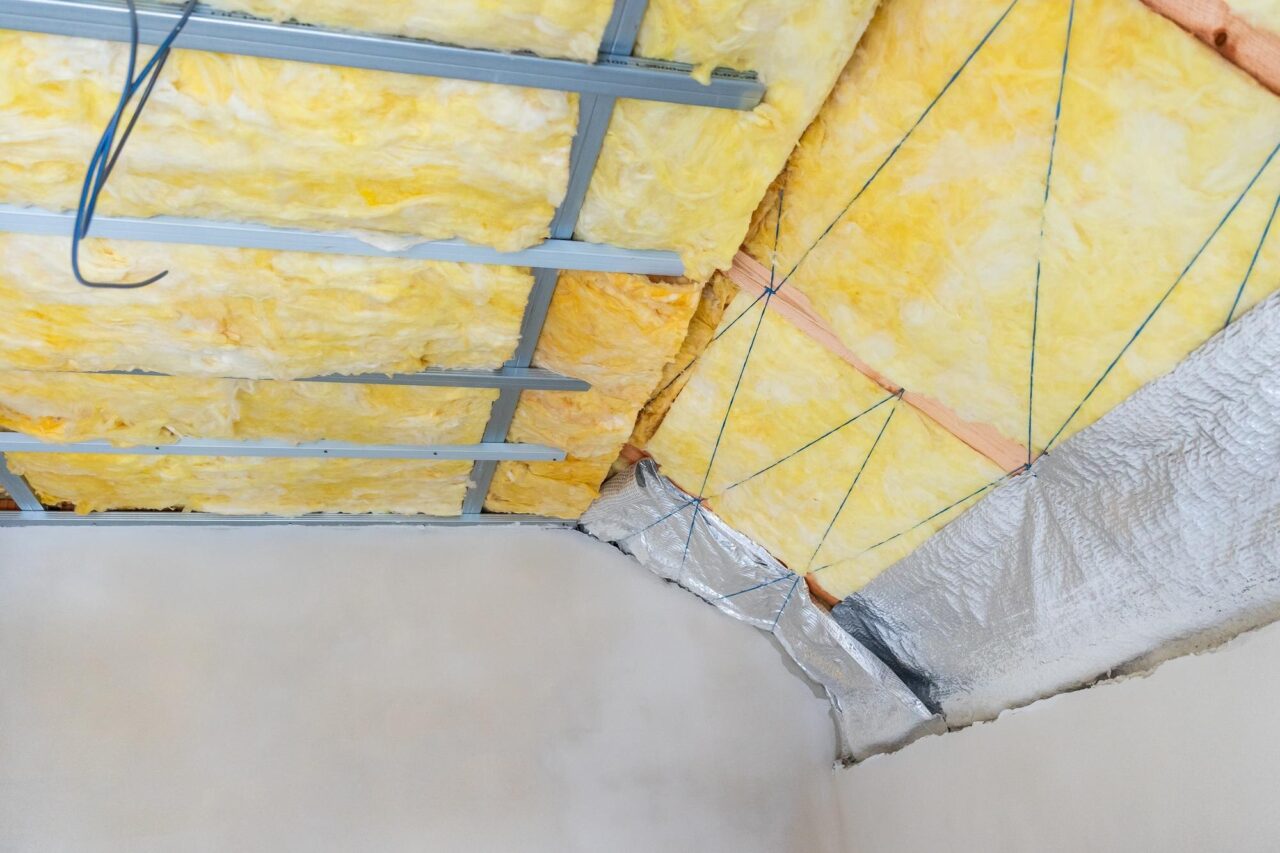 Bariera de vapori: De ce este crucială în construcția casei
