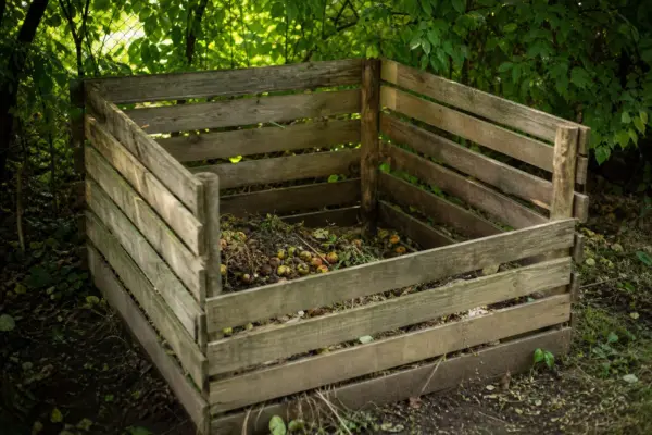 Cum amenajezi un colț de compost în gospodărie