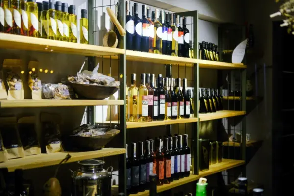 Cum poate un spațiu comercial mic să pară mult mai încăpător